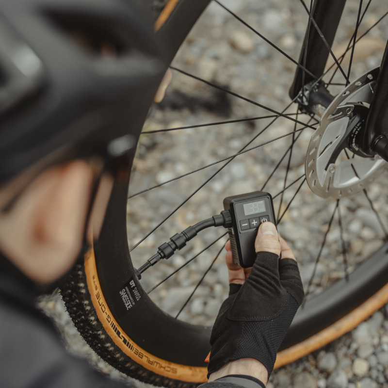 Topeak E-Booster Digital Mini Electronic Bike Pump Black-3