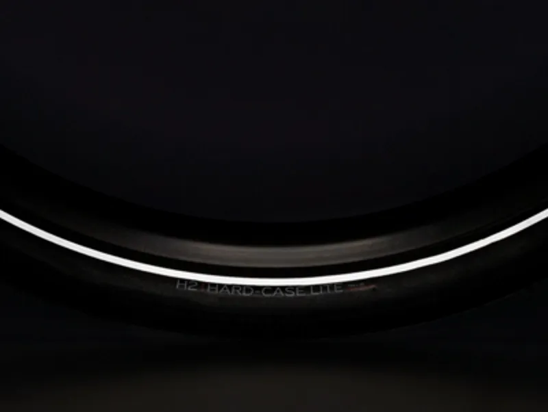 Bontrager H2 Hard-Case Lite Reflective Hybrid Tyre 700c-2