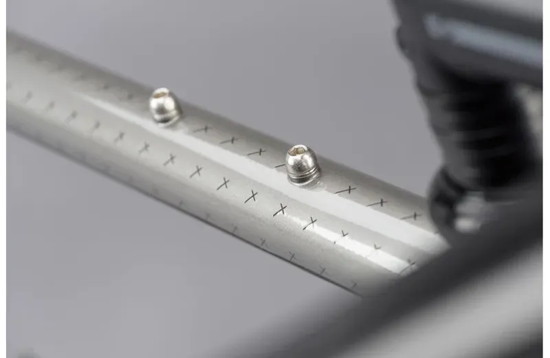 Genesis Croix De Fer 20 Steel Flat Bar Gravel Bike in Silver-4