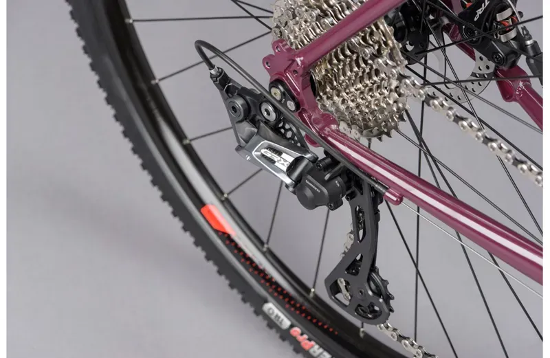 Genesis Croix De Fer 30 Steel Gravel Bike in Plum Purple Large-12