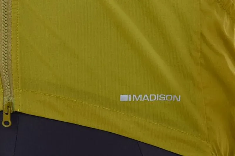 Madison Roam Men's Windproof Packable Primaloft Gilet in Magnesium Grey-2