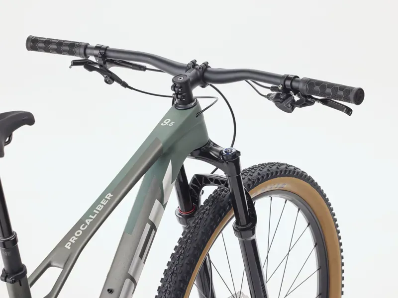 2026 Trek Procaliber 9.5 Carbon XC MTB in Matte Keswick Green/Mercury-2