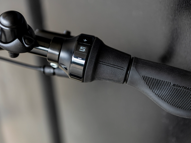 Trek District+ 8 Lowstep eHybrid Electric City Bike in Mulsanne Blue-2