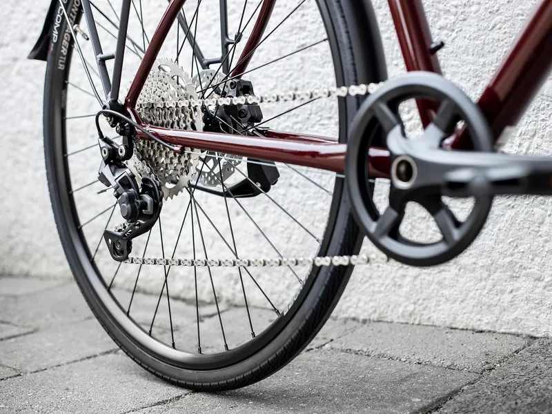 Trek FX 3 Disc Equipped Hybrid Bike in Viper Red to Cobra Blood-5