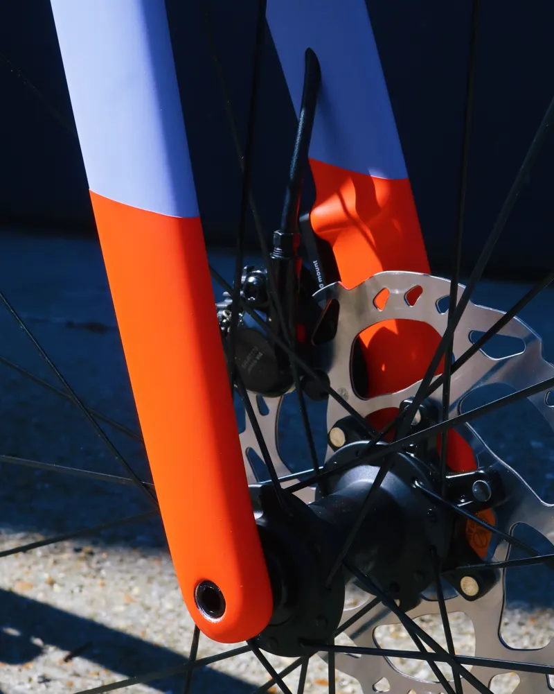 2026 Trek Madone SL 6 Carbon Road Bike in Matte Lavender Haze Smoke-3