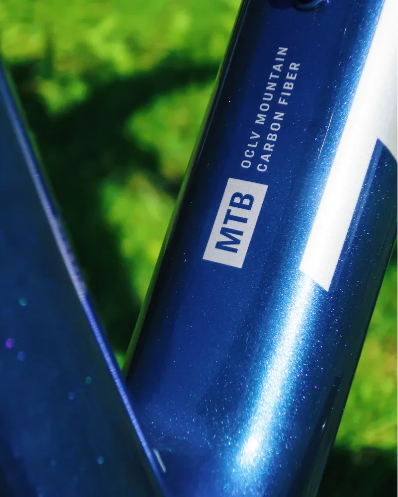 2026 Trek Procaliber 9.5 Carbon XC Mountain Bike Purple Flip Hex Blue-4