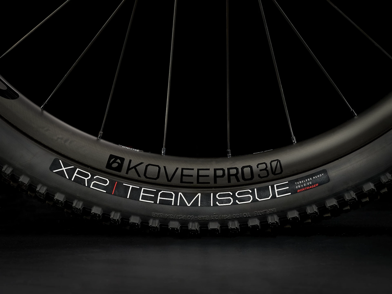 Trek Supercaliber 9.8 XT XC Mountain Bike in Yellow Coral Fade Large-5