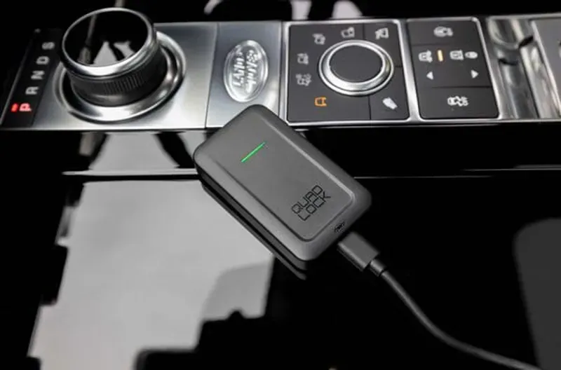 Quad Lock Wireless Apple Carplay Adapter in Black -2