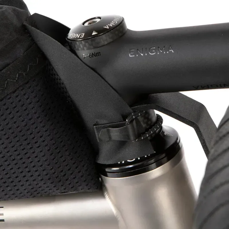 Restrap 1.2l Race Top Tube Bag in Black-3