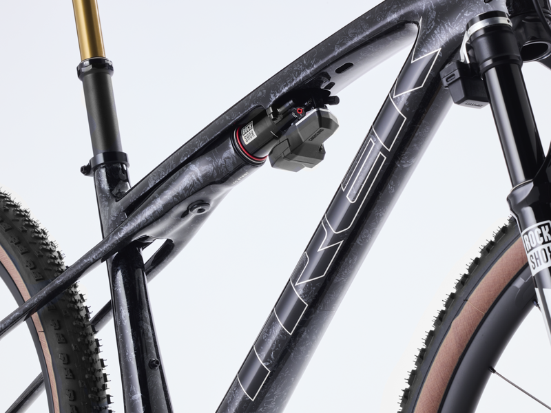 Trek Supercaliber SLR 9.9 XX Flight Attendant Gen 2 MTB In Carbon Smoke/Galactic Grey Marble-4