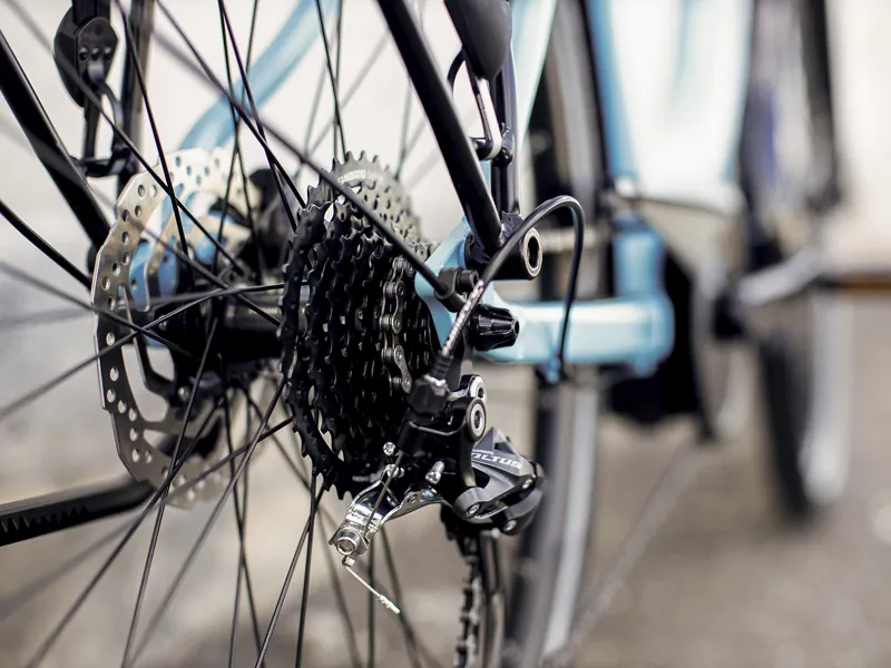 Trek Verve+ 2 Lowstep 300wh Electric Hybrid Bike in Blue-8